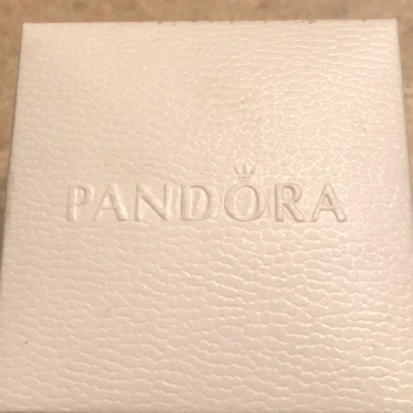 GORGEOUS pandora ring. - Picture 6 of 7